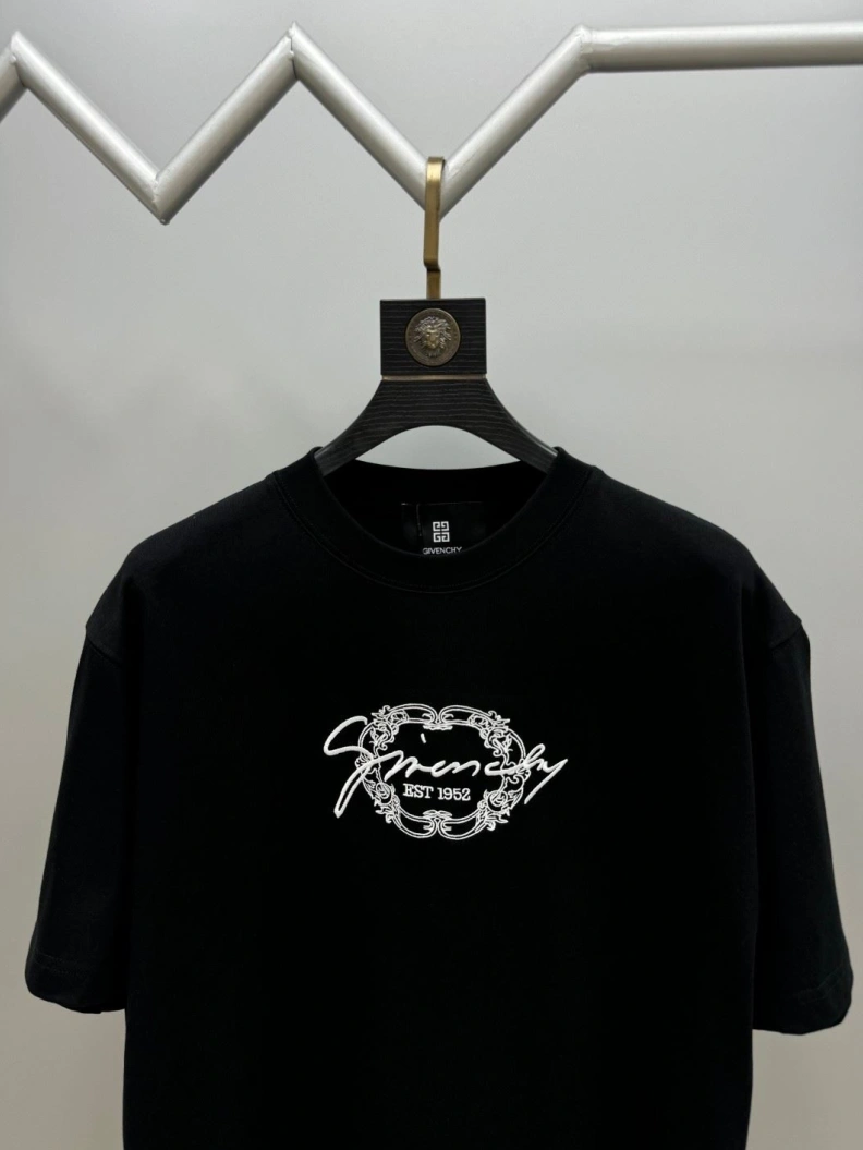 Gxvxnchy T-Shirts Comfortable 95479