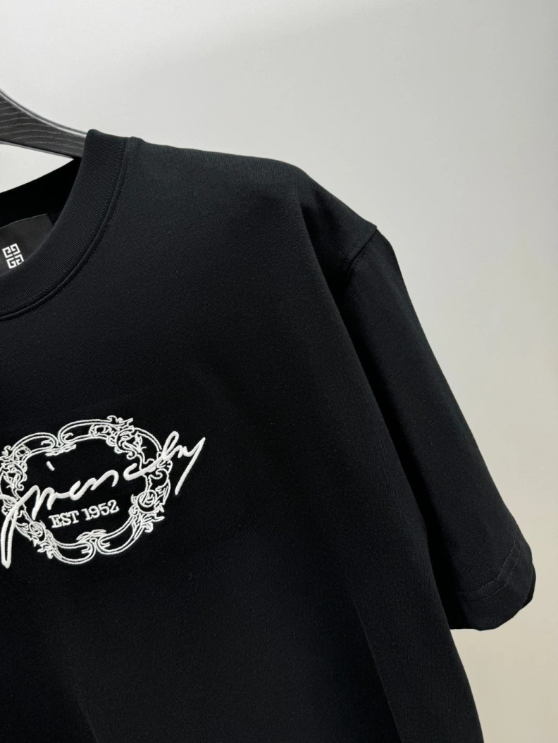 Gxvxnchy T-Shirts Comfortable 95479