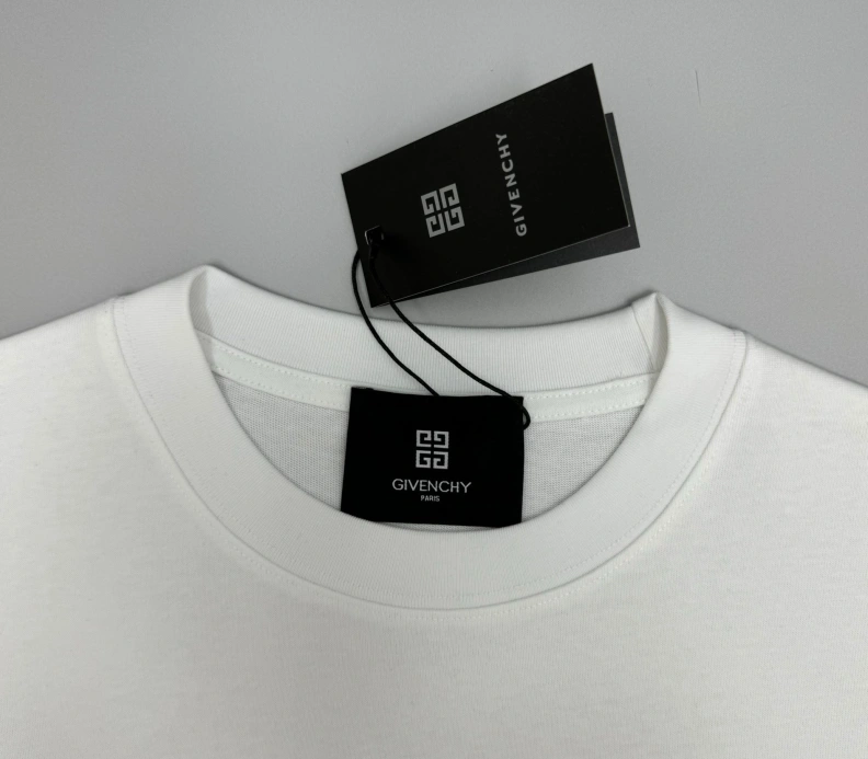 Gxvxnchy T-Shirts Lightweight 95473
