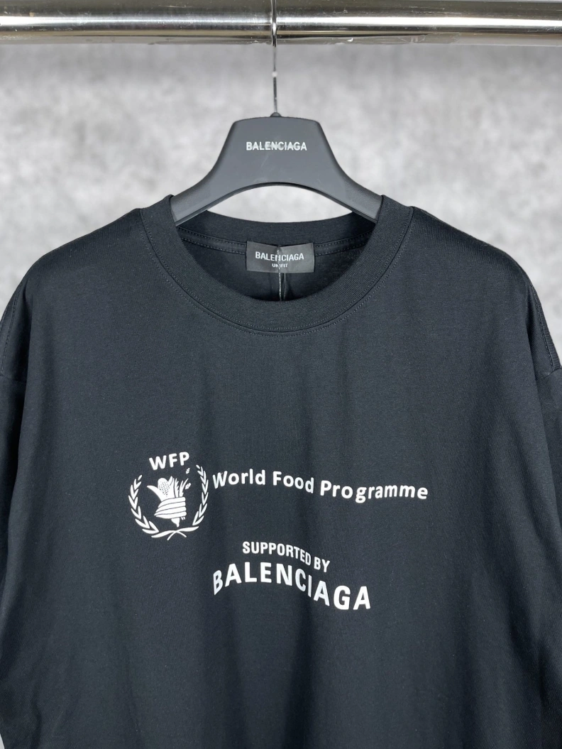 WellDesigned Bxlxnciaga T-Shirts 90533