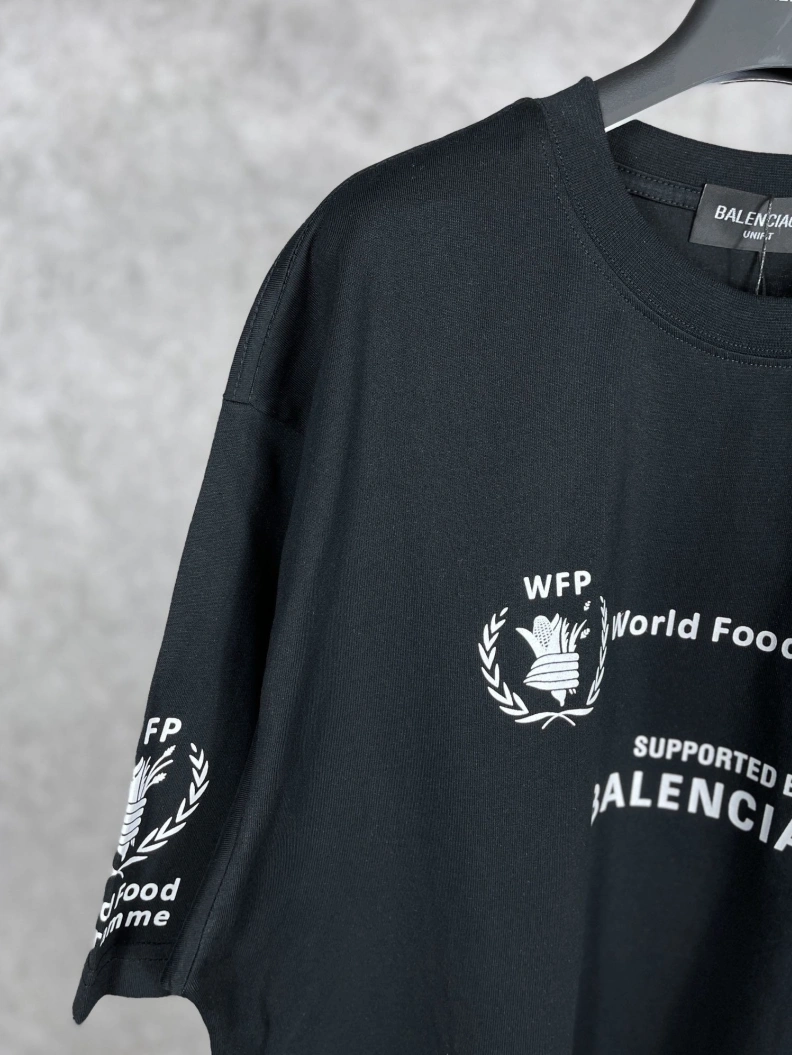 WellDesigned Bxlxnciaga T-Shirts 90533