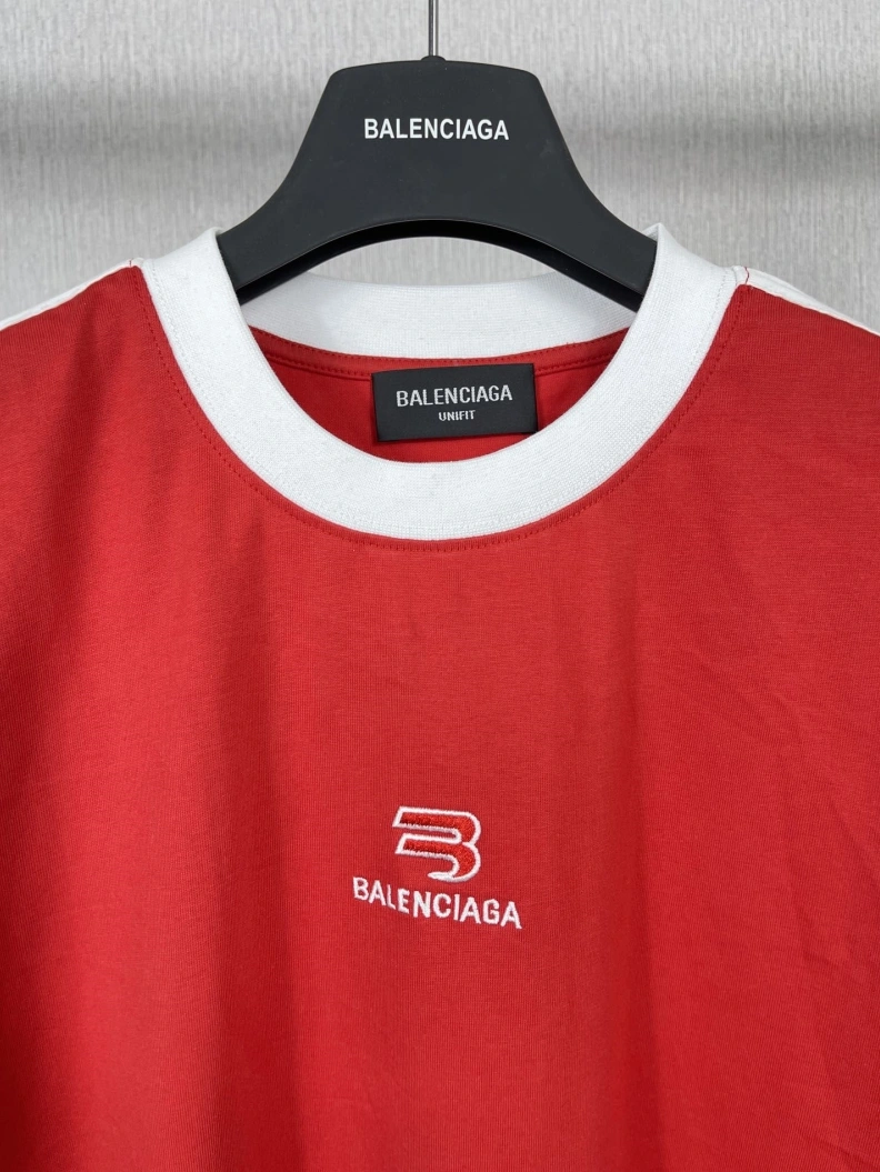 StreetReady Bxlxnciaga T-Shirts 90517