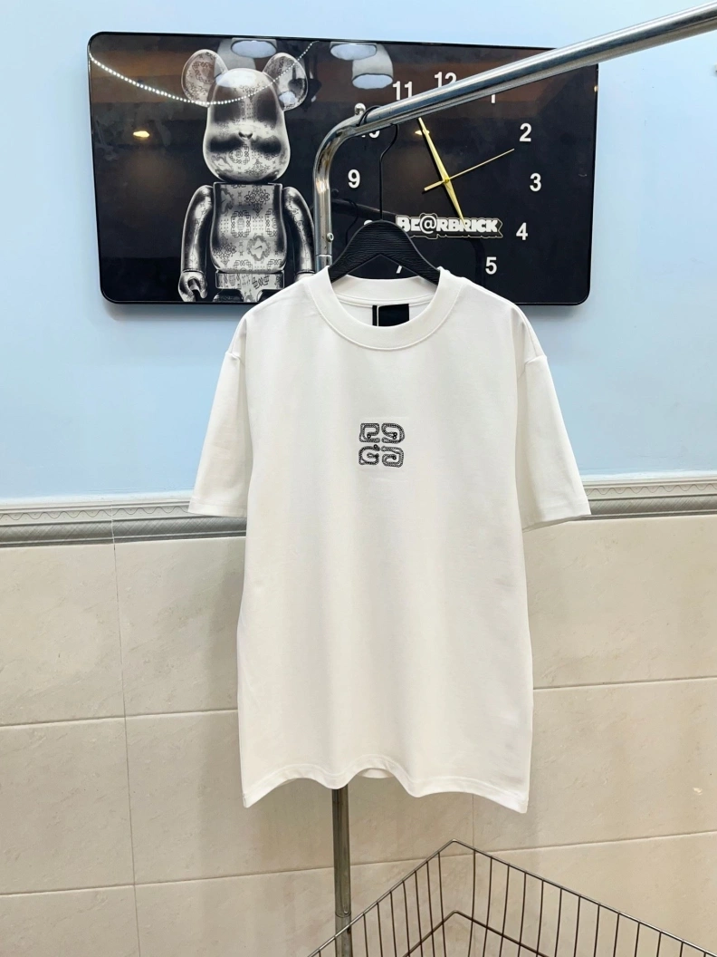 Gxvxnchy T-Shirts Bold 95475