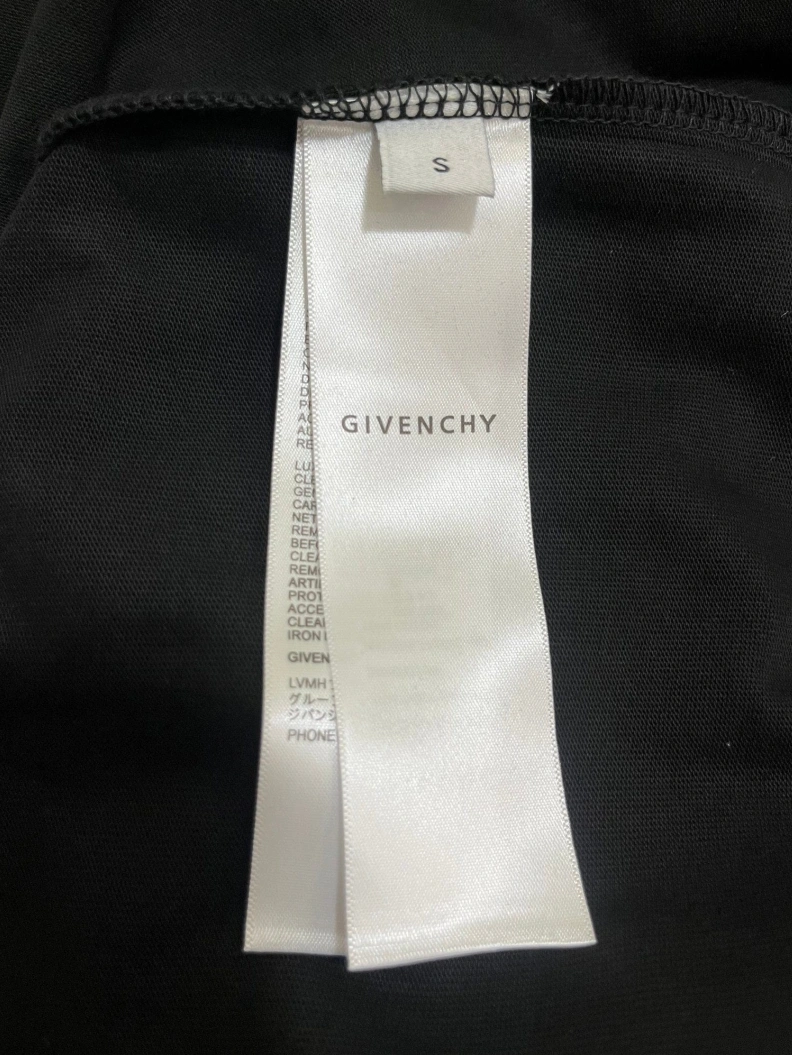 Gxvxnchy T-Shirts Bold 95475