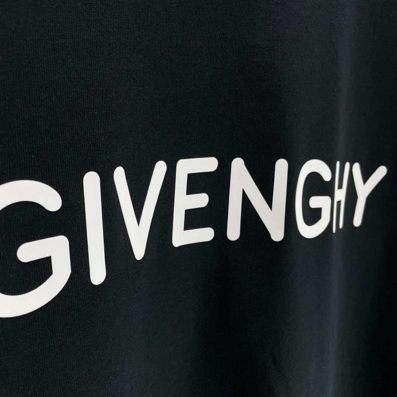 Fashionable Gxvxnchy T-Shirts 95454