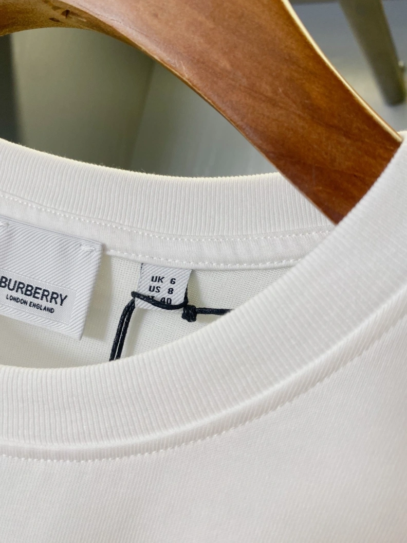 Stylish Bxrbxrry T-Shirts 92345