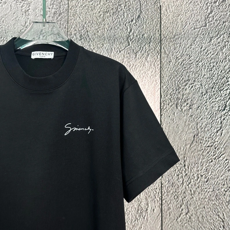 AllSeason Gxvxnchy T-Shirts 95496