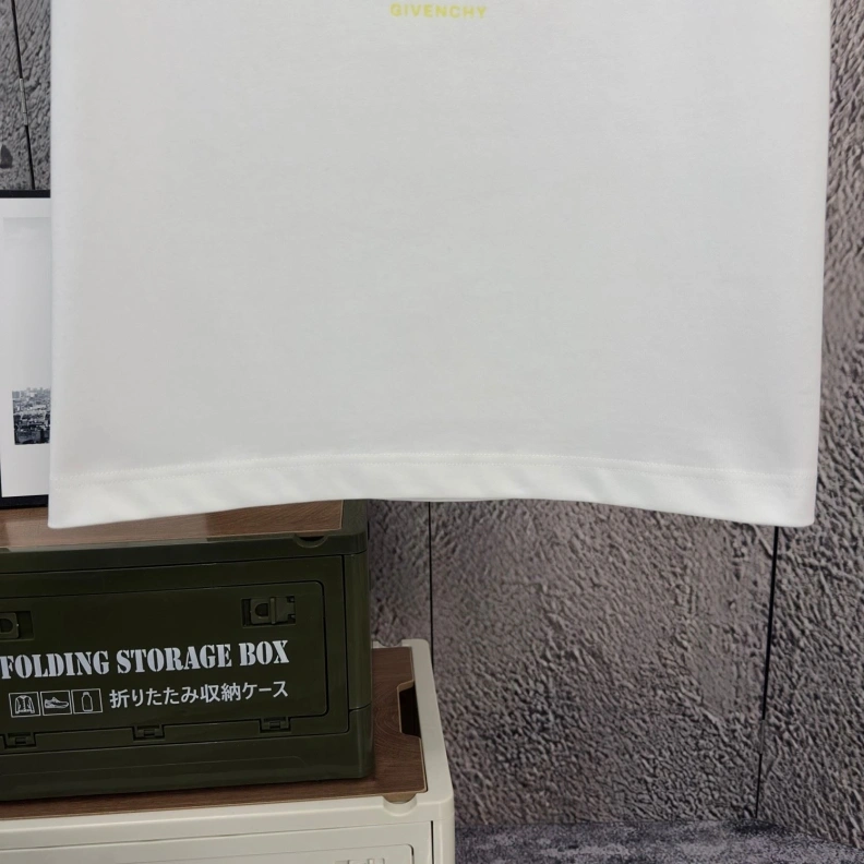 Gxvxnchy T-Shirts AllSeason 95436