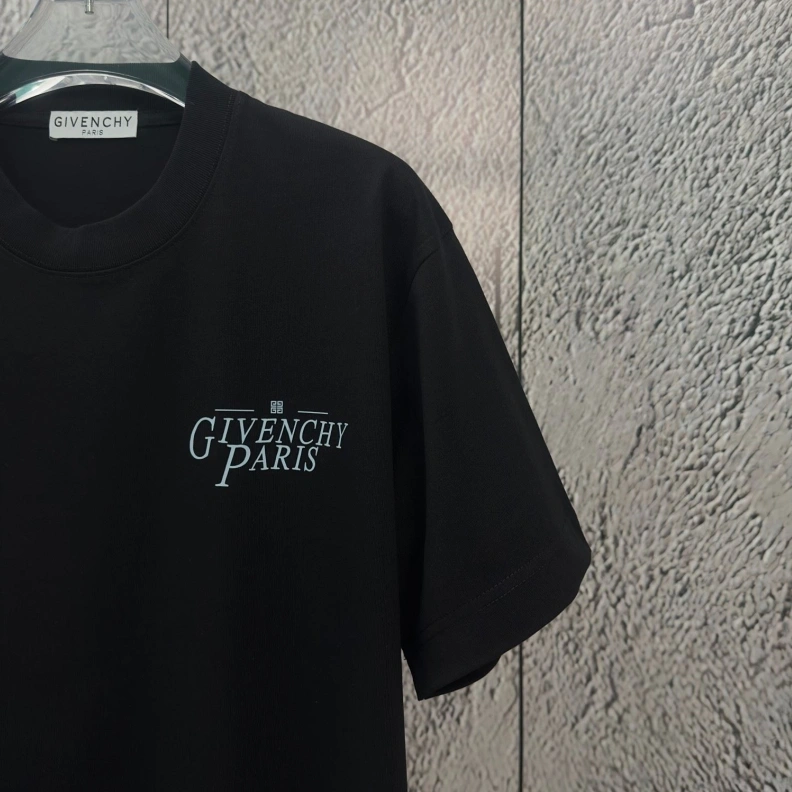 Bright Gxvxnchy T-Shirts 95422