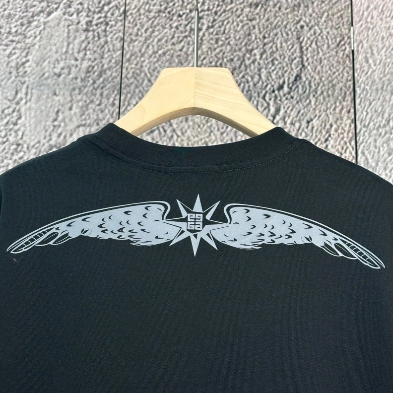Sleek Gxvxnchy T-Shirts 95427