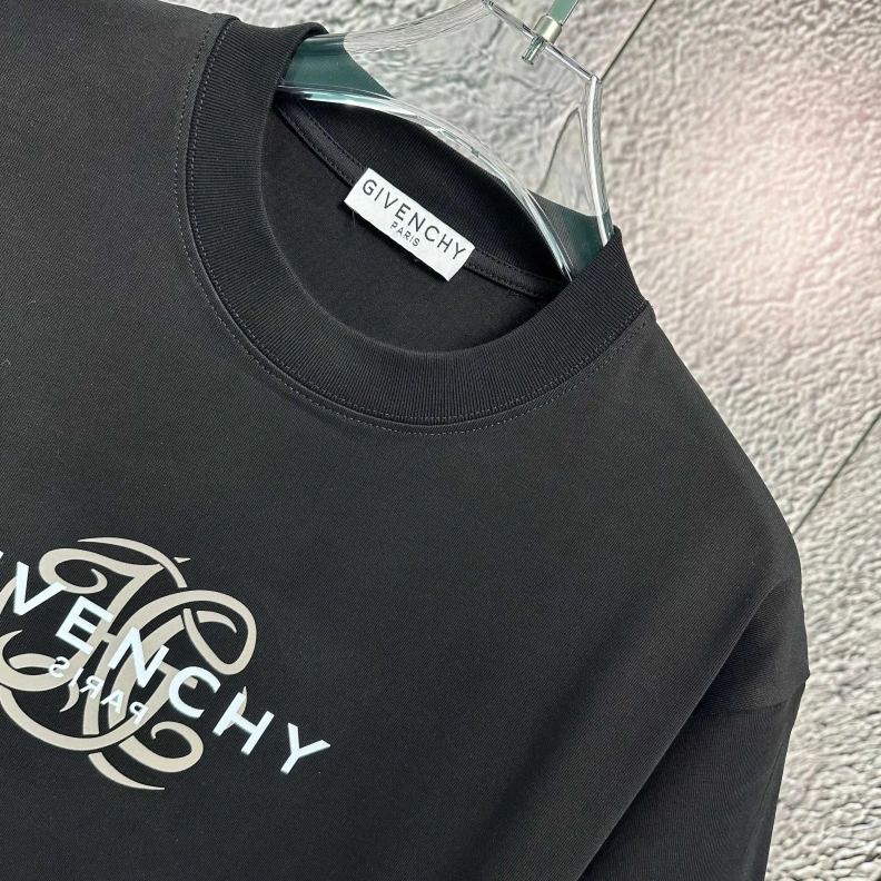 Refined Gxvxnchy T-Shirts 95409