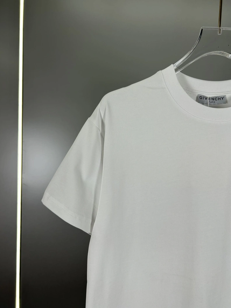 Stylish Gxvxnchy T-Shirts 95388