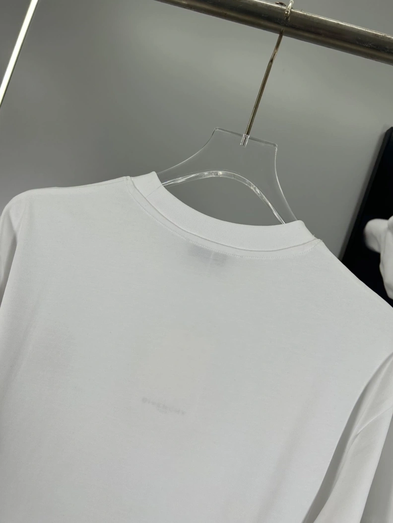 Stylish Gxvxnchy T-Shirts 95388