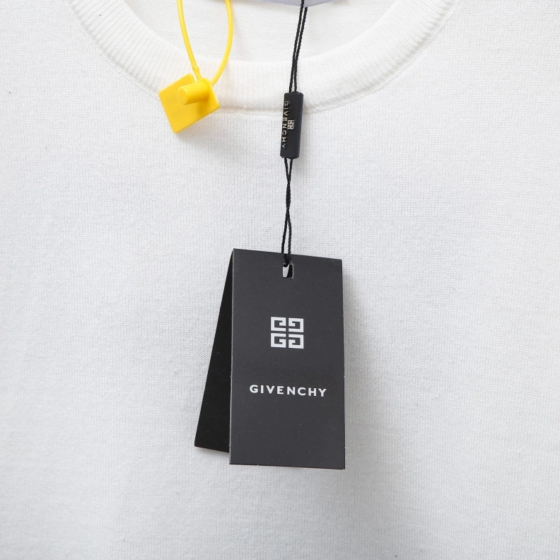 Resilient Gxvxnchy T-Shirts 95395