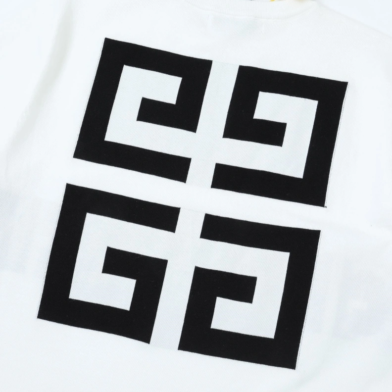 Fashionable Gxvxnchy T-Shirts 95401