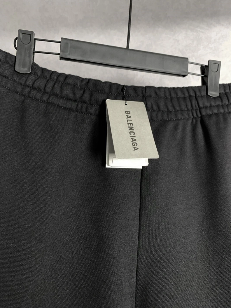 Bxlxnciaga Shorts Modern 90984