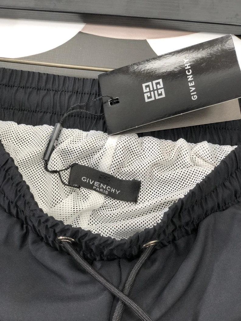 Sleek Gxvxnchy Shorts 95390