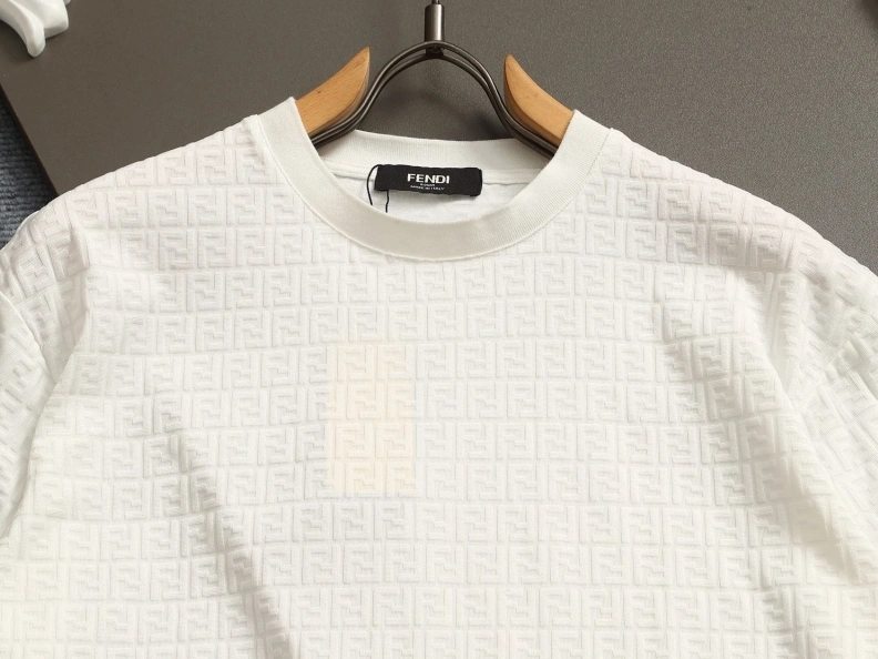 WellDesigned Bxlxnciaga T-Shirts 90335