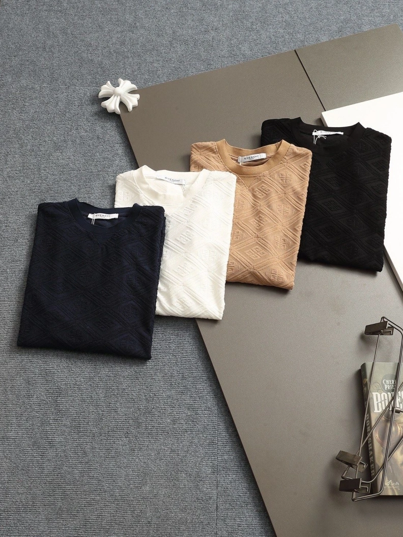 Gxvxnchy T-Shirts ModernLook 95432