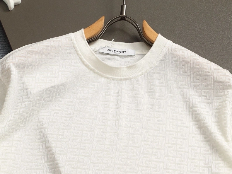 Vibrant Gxvxnchy T-Shirts 95365