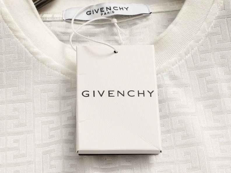 Vibrant Gxvxnchy T-Shirts 95365