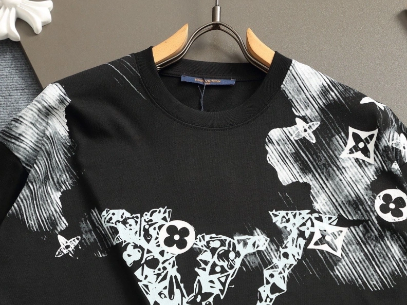 WellDesigned LX T-Shirts 97102