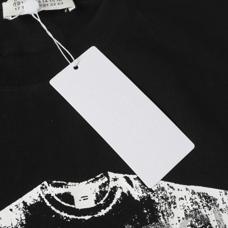 Elegant Bxlxnciaga T-Shirts 90365
