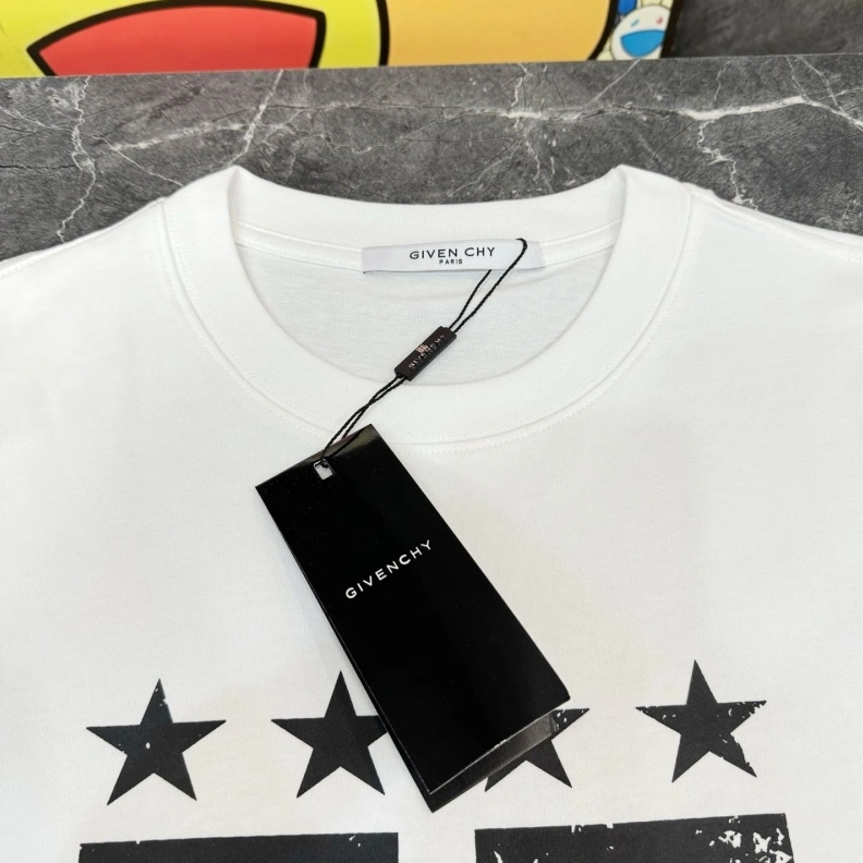 WellDesigned Gxvxnchy T-Shirts 95378