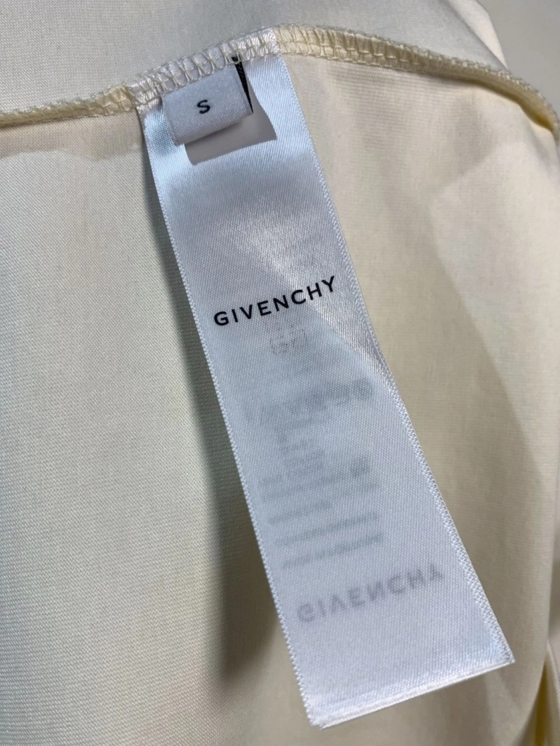 Gxvxnchy T-Shirts Vibrant 95354