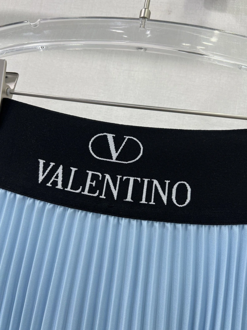 Bold Vxlxntino Skirts 102930