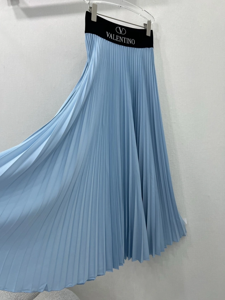 Bold Vxlxntino Skirts 102930