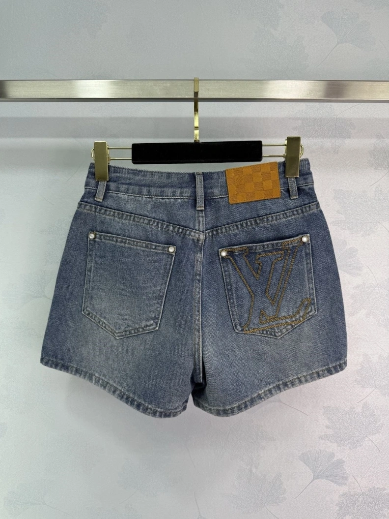 Trendsetting LX Shorts 96797