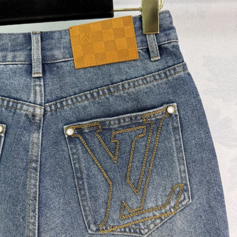 Trendsetting LX Shorts 96797