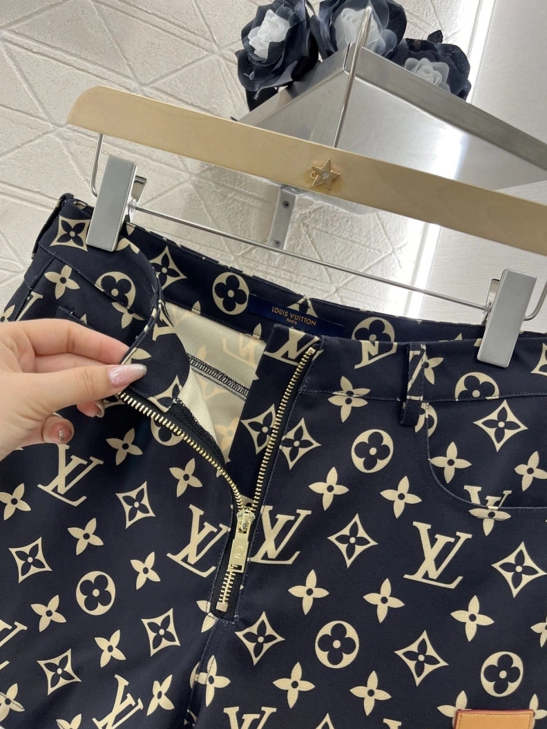 Modern LX Shorts 96803