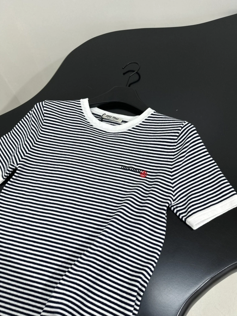 WellDesigned Mix Mix T-Shirts 98106