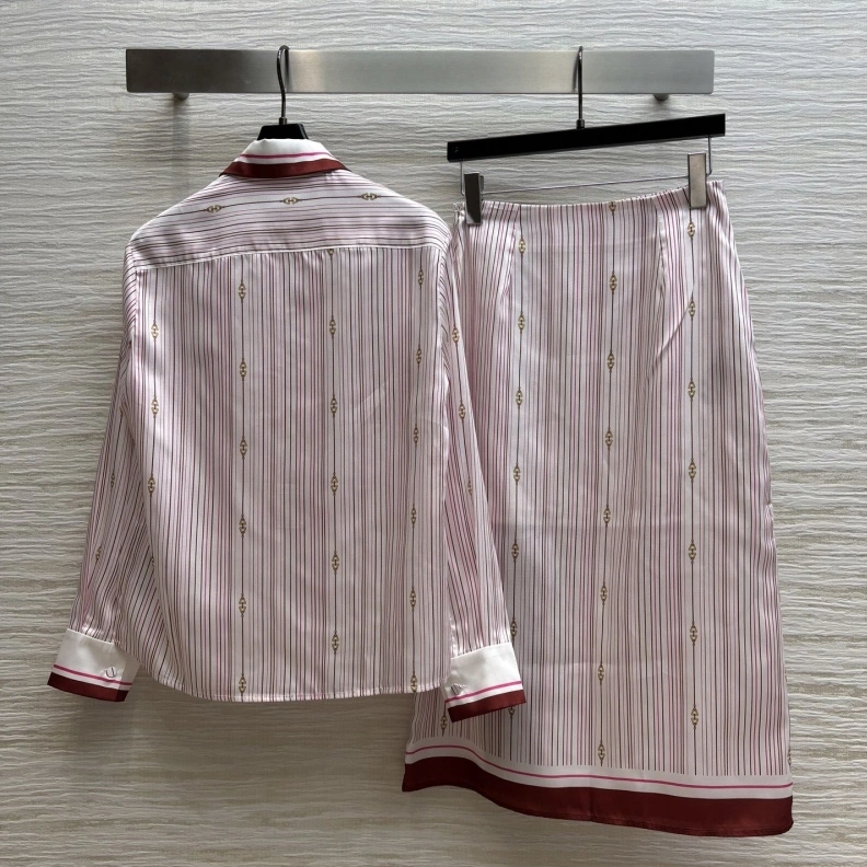 Cozy Othxr sets 100611