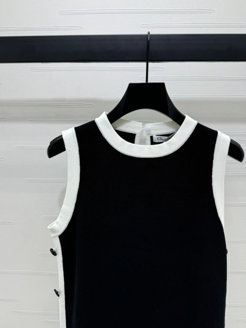 Minimalist Dxxr Dress 94643