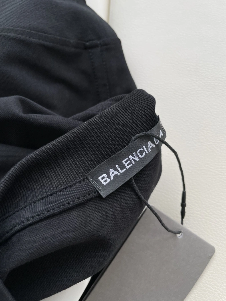 Vibrant Bxlxnciaga T-Shirts 90085