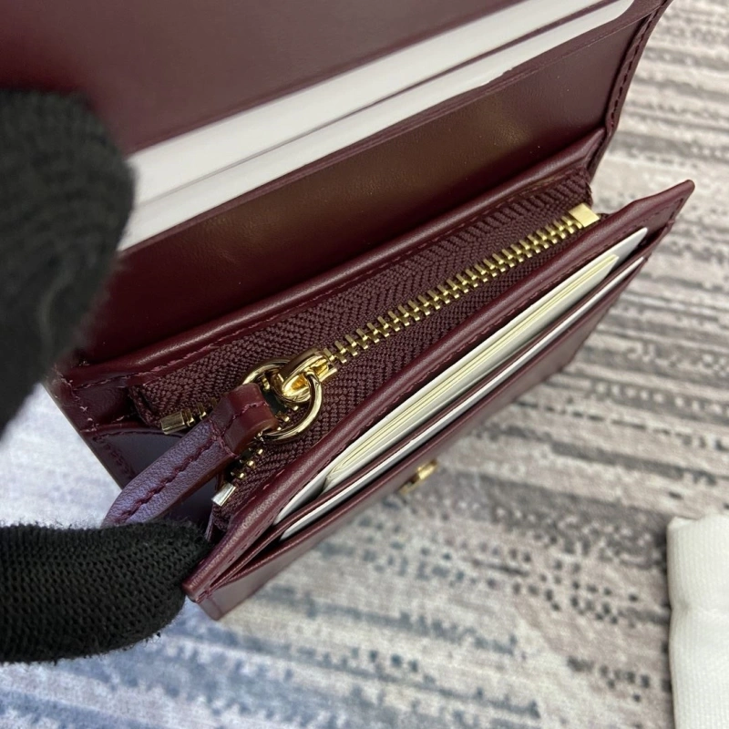 Versatile Gxccx Wallets & Purse 33648