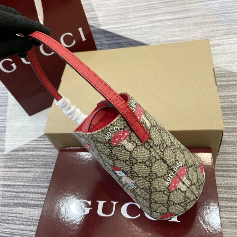 Gxccx Bucket Bags Resilient 33758