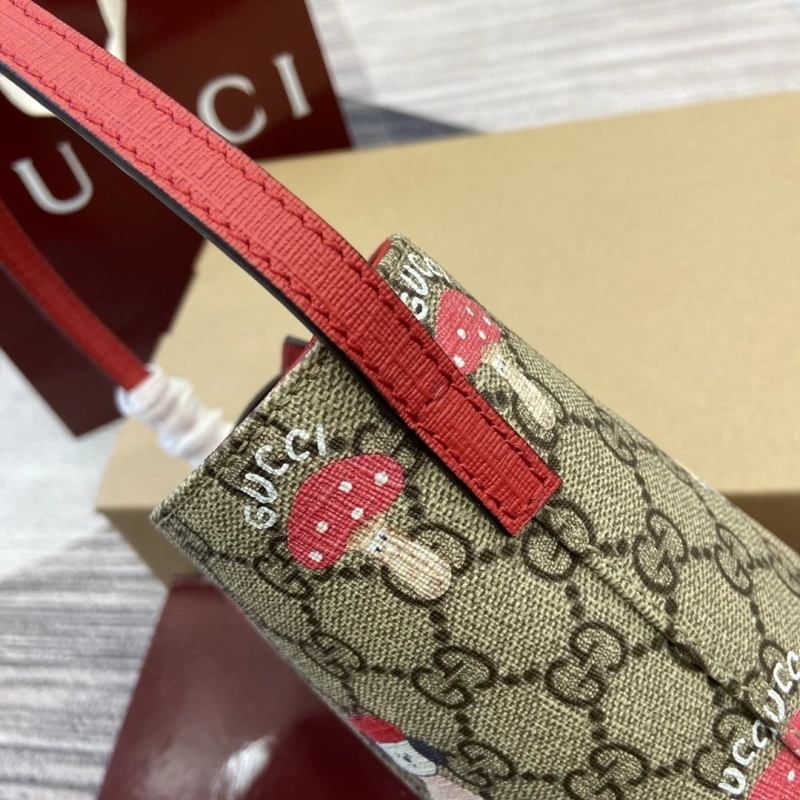 Gxccx Bucket Bags Resilient 33758