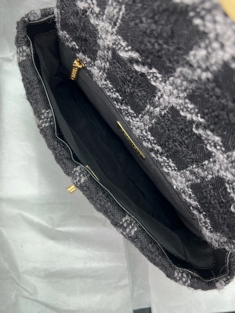 Sleek Chxnxl 19 Bags 28599