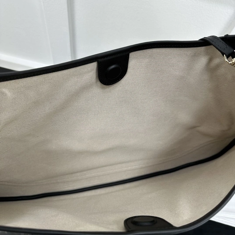 WellDesigned Gxccx Top Handle Bags 42975