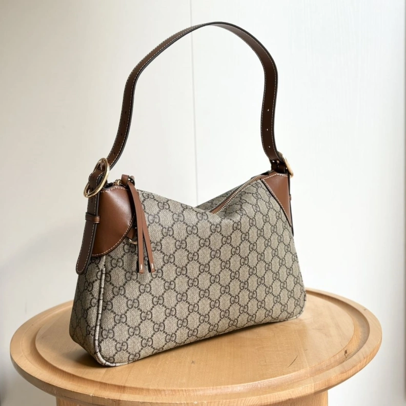 Trendsetting Gxccx Top Handle Bags 50747