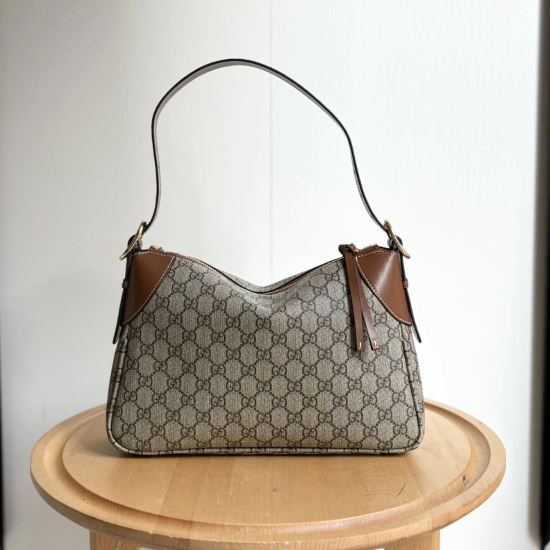 Trendsetting Gxccx Top Handle Bags 50747