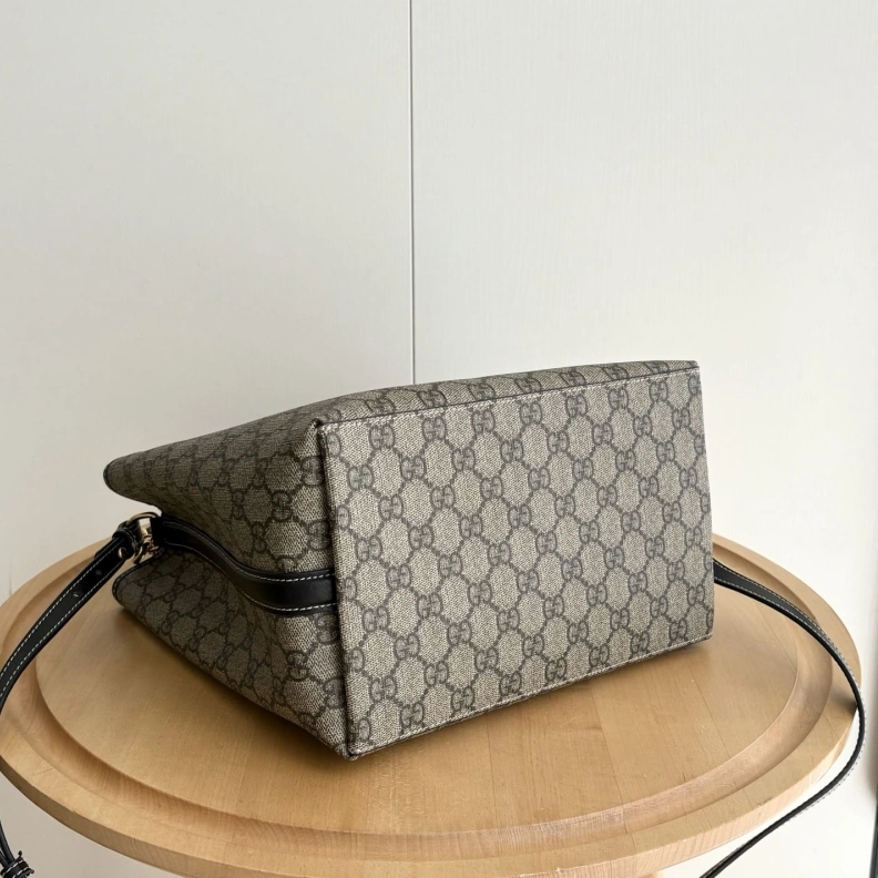 Gxccx Satchel Bags Vibrant 51197