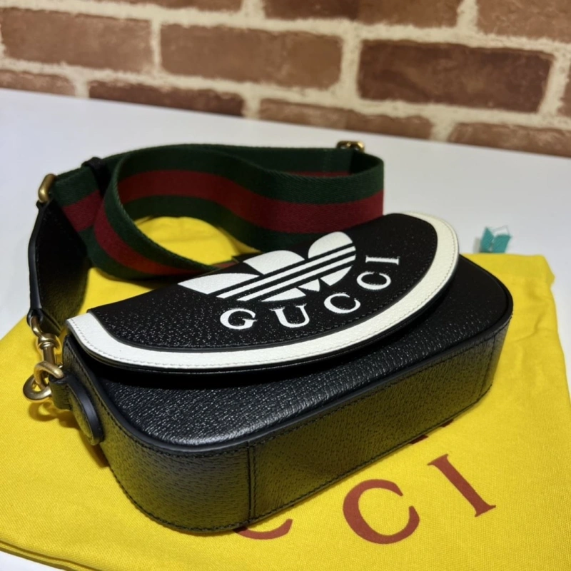 Gxccx Satchel Bags Vibrant 48179