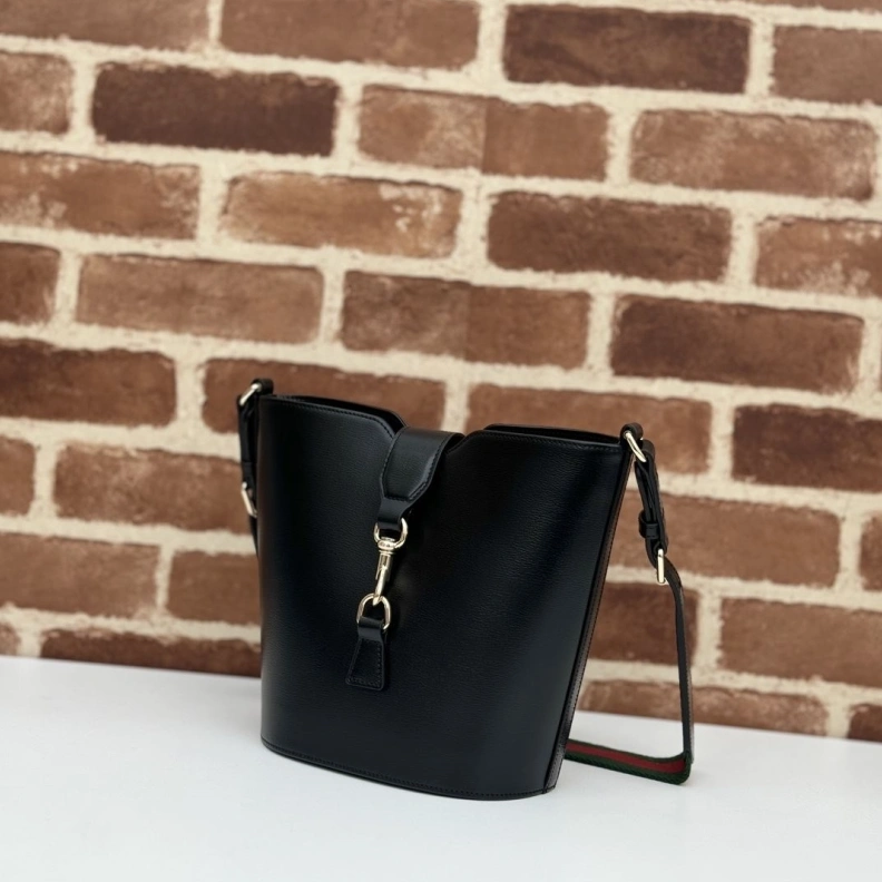 Gxccx Bucket Bags Timeless 46183