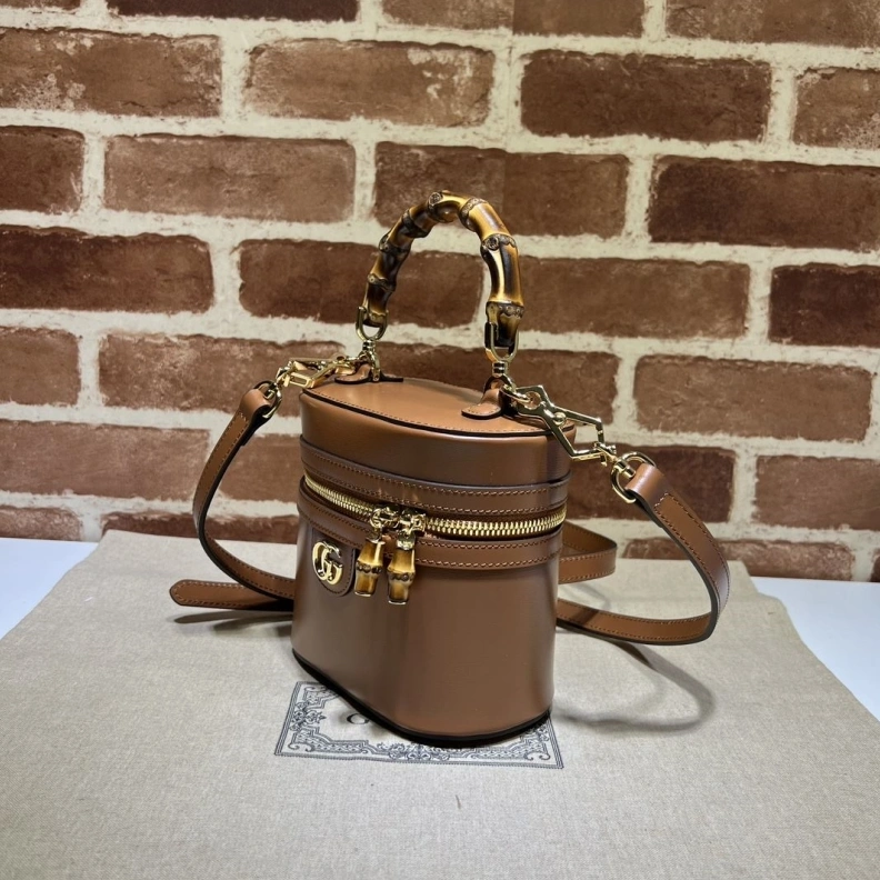 Resilient Gxccx Cosmetic Bags 46093