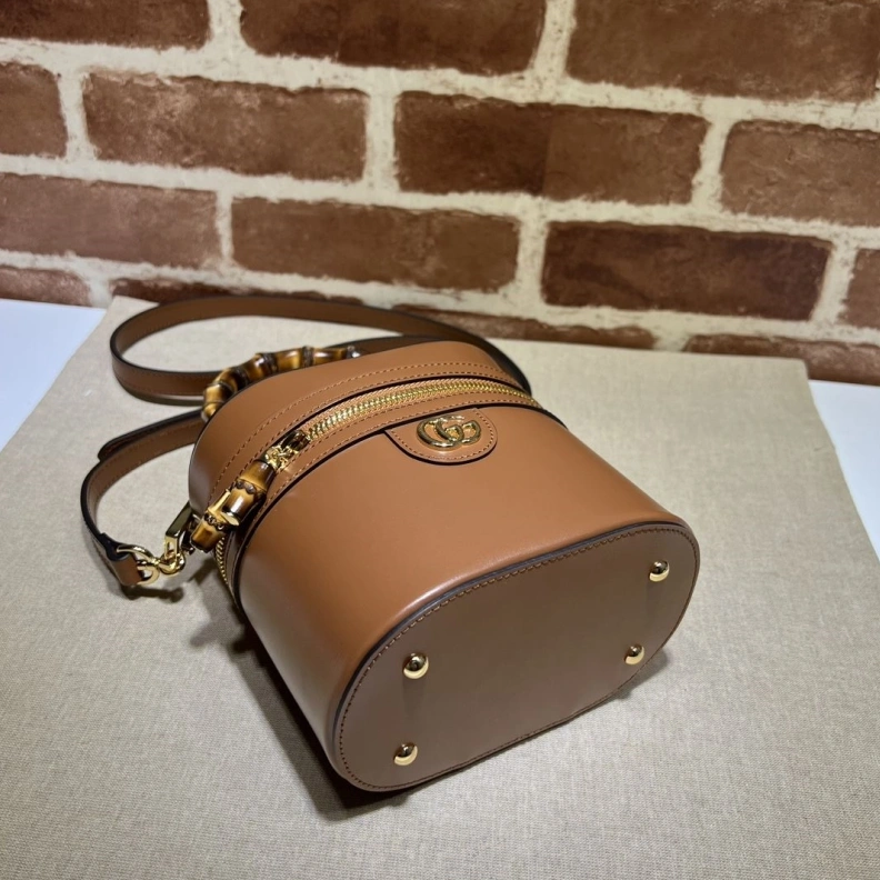Resilient Gxccx Cosmetic Bags 46093